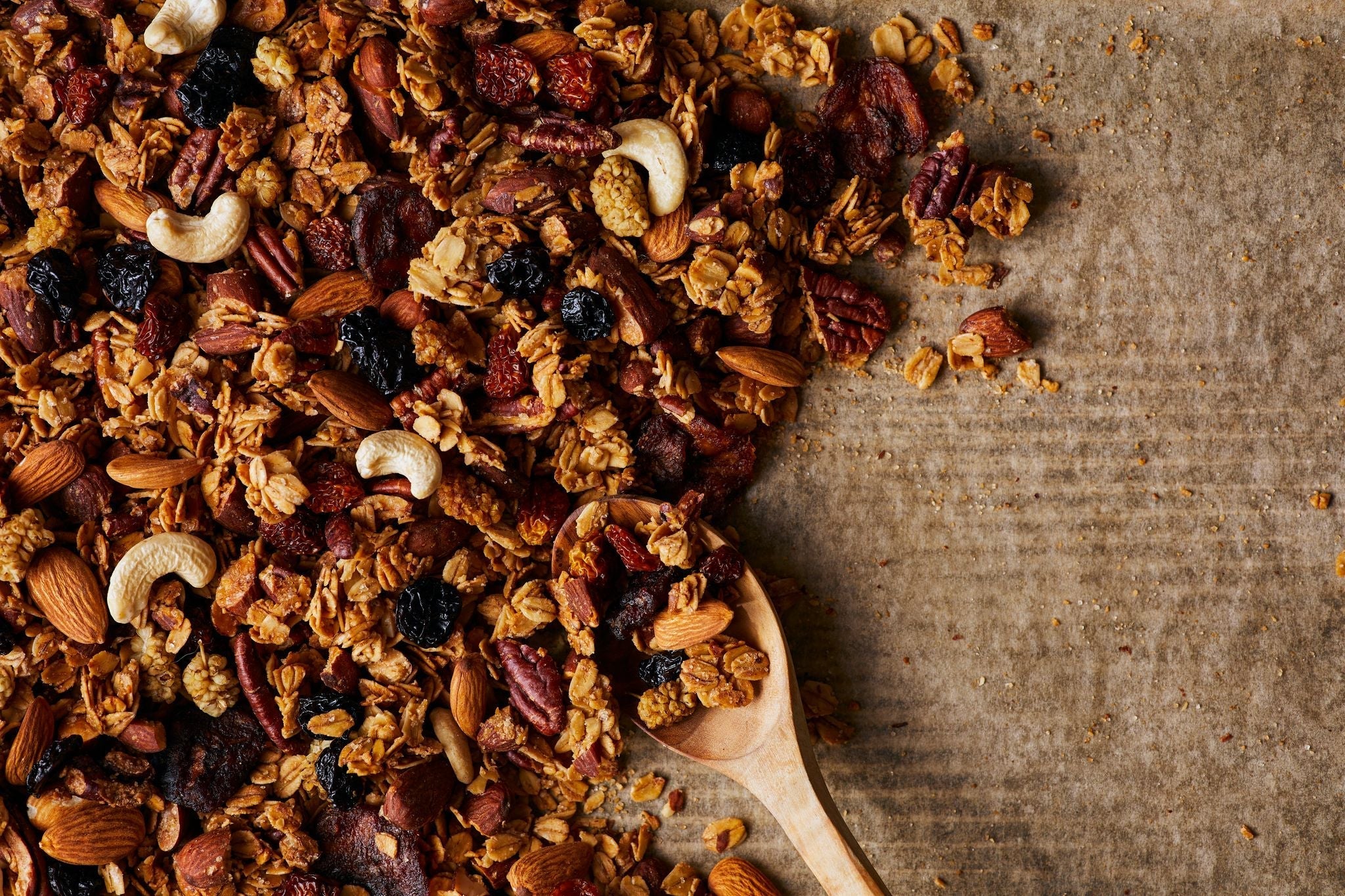 fruit and nut granola
